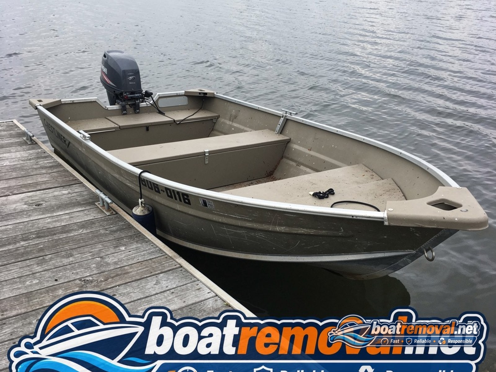 boat hauling Big Stone City SD, 20 ft Crestliner aluminum fishing boat at lake dock