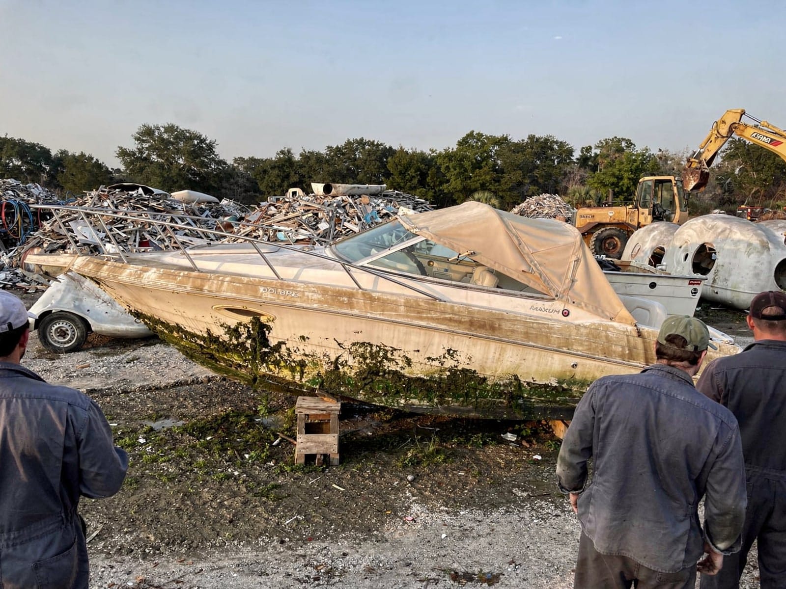 24 ft Maxum 2400 SCR from The Acreage, FL at the recycling yard after the recovery