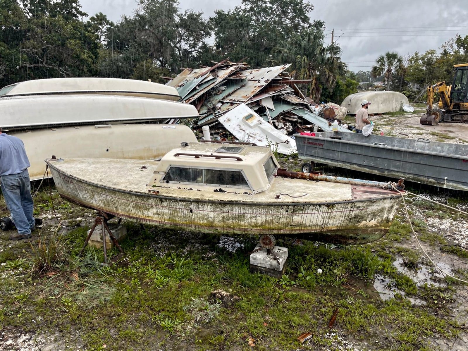27 ft Cal 27 from Dunedin, FL at the recycling yard after the recovery