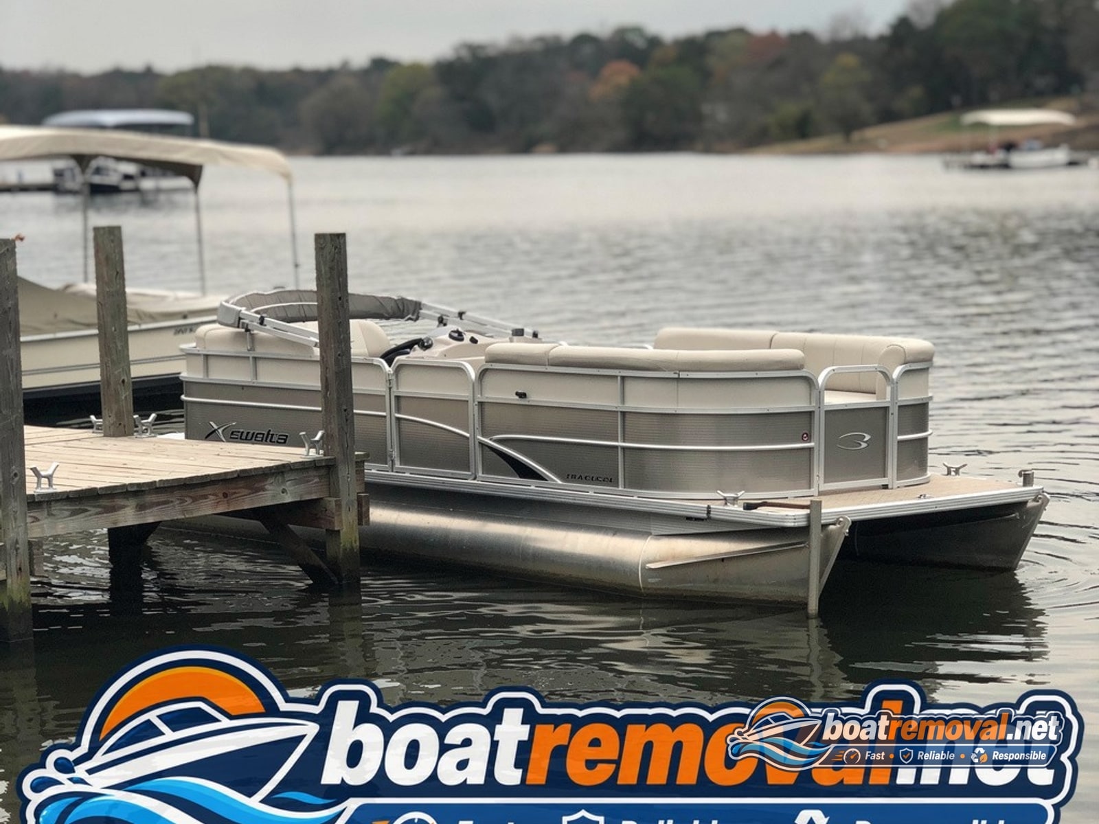 boat hauling Grove OK, 24 ft Bennington pontoon partially sunk at dock