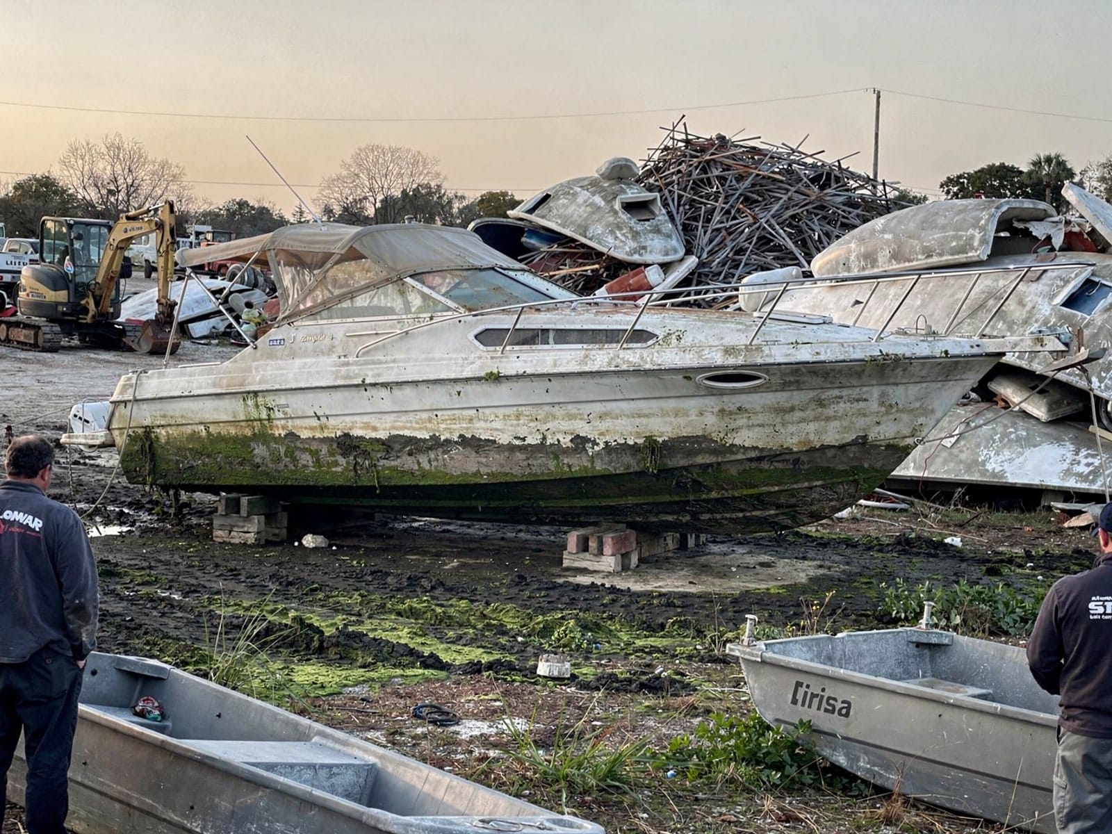 24 ft Bayliner 2455 Ciera from Pembroke Pines, FL at the recycling yard after the recovery