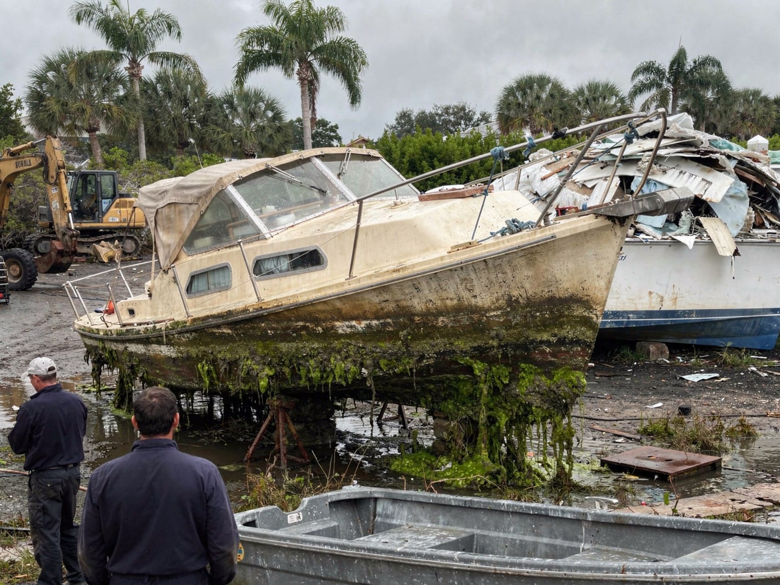 27 ft Cal 27 from Poinciana, FL at the recycling yard after the recovery