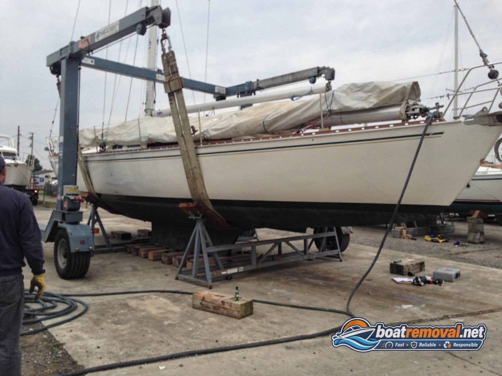 Cal 27 loaded for removal Grapevine TX