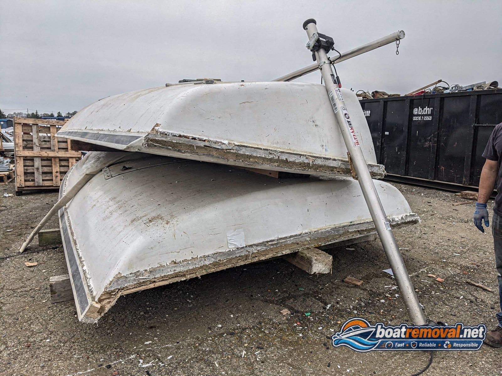 Catalina 27 loaded for removal Eugene OR